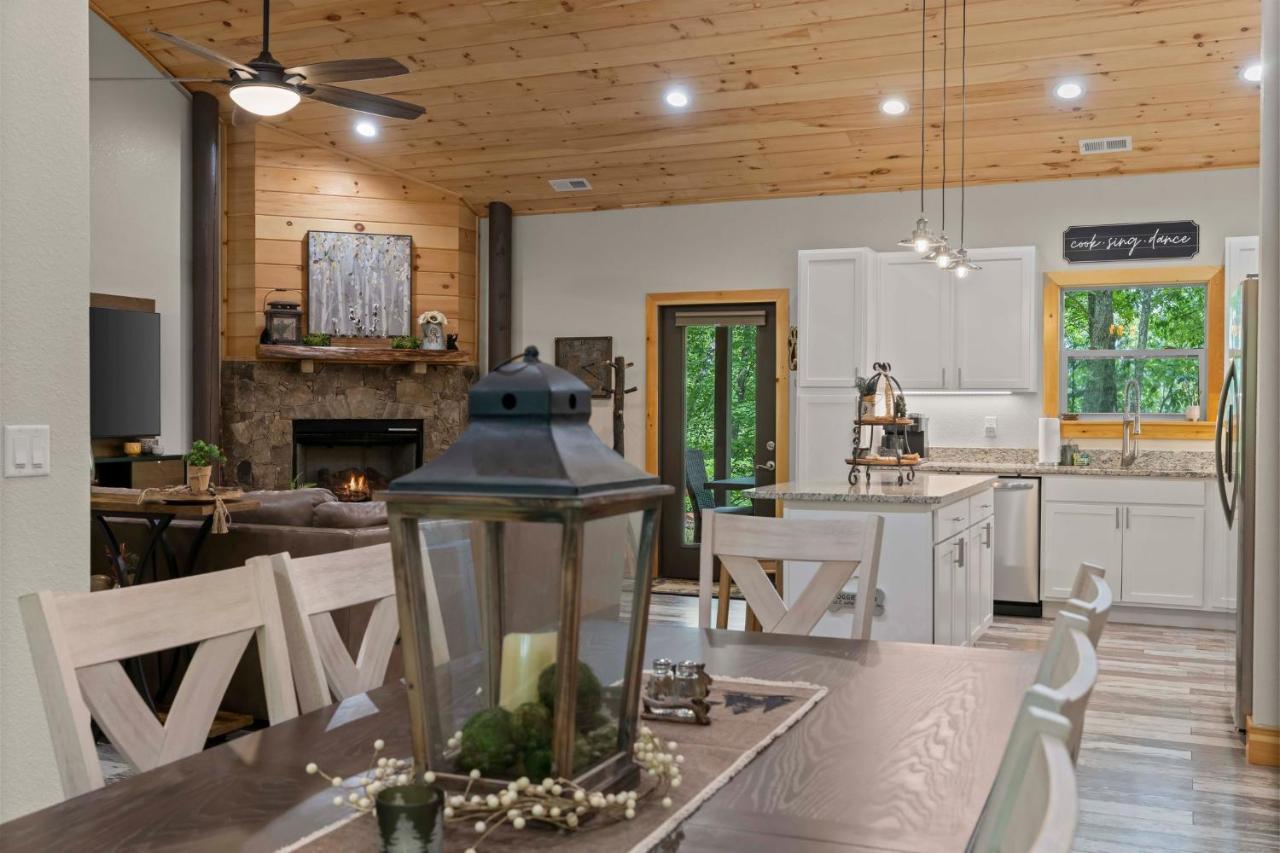 Stunning Views, Superb Atmosphere, Modern Amenities, In The Middle Of Nature Bryson City Exterior photo